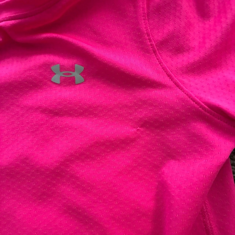 Under Armour Women's XS Pink Short Sleeve Athletic T-Shirt - Picture 3 of 3